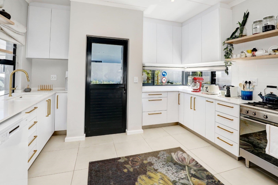 To Let 3 Bedroom Property for Rent in Vierlanden Western Cape